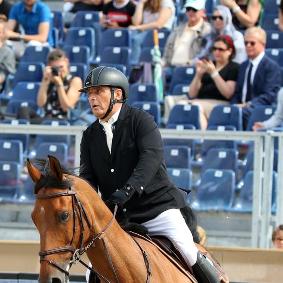 Sur Instagram, la compagne de Serge Varsano a partagé plusieurs vidéos des créations culinaires du restaurant qui semblent les avoir conquises. 

Serge Varsano sur Luca Toni - Prix "L'Envol" lors du Longines Paris Eiffel Jumping au Champ de Mars à Paris. Le 5 juillet 2018