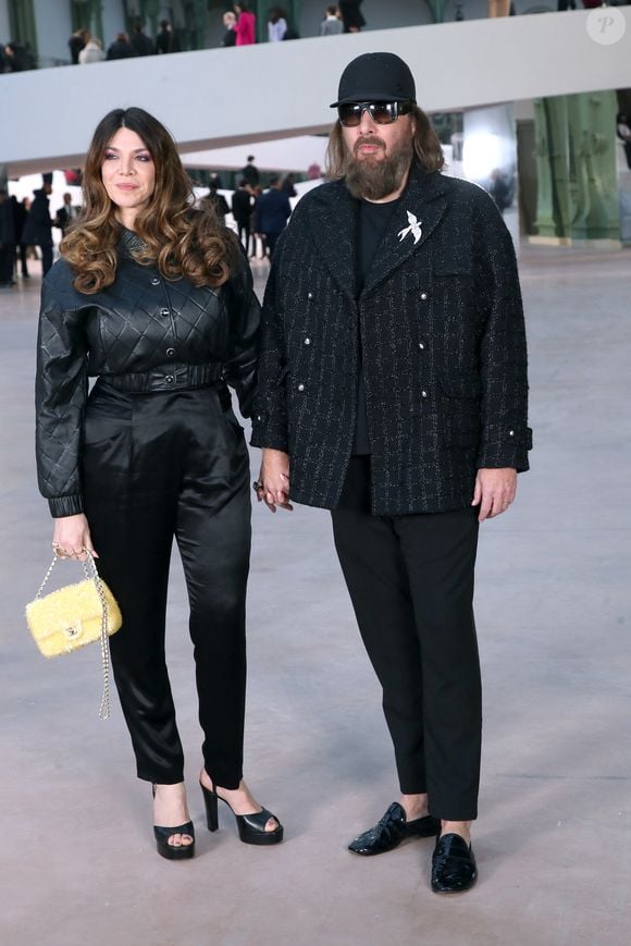Il est propriétaire d’un duplex situé sur la butte Montmartre, acquis avec son épouse DJ, Amandine de La Richardière.

Amandine de la Richardière et Sébastien Tellier - Célébrités au Défilé de Mode Chanel, Collection Haute Couture Printemps / Été 2025, dans le cadre de la Fashion Week de Paris, France, le 27 Janvier 2025.
© Bertrand Rindoff / Bestimage