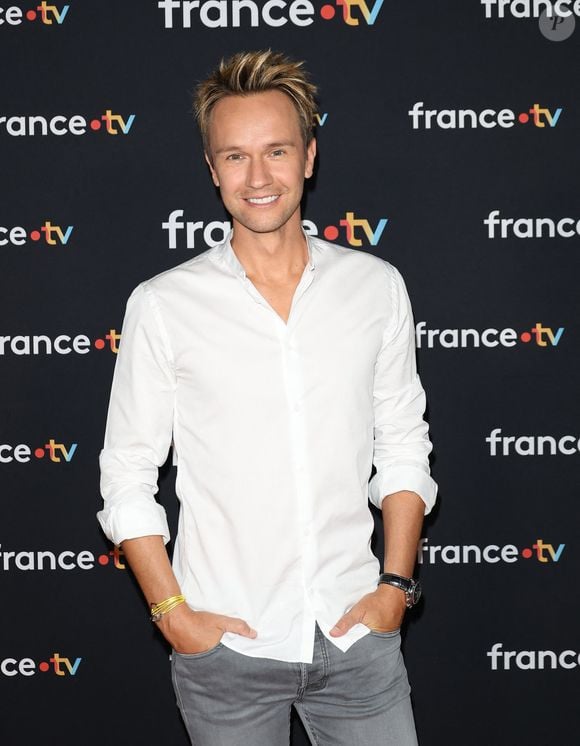 Désormais, Cyril Féraud voit les choses d'un autre oeil.

Cyril Féraud au photocall pour la conférence de presse de rentrée de France TV à la Grande Halle de la Villette à Paris, France, le 11 juillet 2023. © Coadic Guirec/Bestimage