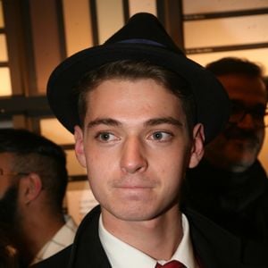 Il a travaillé dans de grandes maisons, dont Le Bernardin à New York.

 Léonard Trierweiler - Le magazine Luxsure fête ses 10 ans dans les ateliers "Mériguet-Carrère" à Paris le 21 mars 2018.
JLPPA / Bestimage