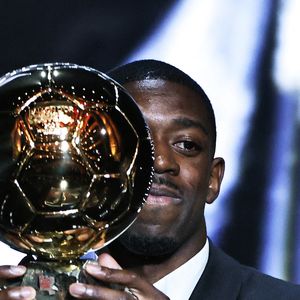 Ousmane Dembele, réagit après avoir remporté le Ballon d'Or masculin lors de la cérémonie de remise du Ballon d'Or France Football 2025 au Théâtre du Chatelet à Paris, France, le 22 septembre 2025. © Xinhua/ABACA