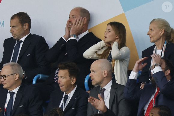 Le prince William, prince de Galles, la princesse Leonor et l'infante Sofia d'Espagne dans les tribunes de la finale de l'UEFA Women's Euro 2025 "Angleterre - Espagne (1-1, 3-1 tab)" à Bâle en Suisse. 27 juillet 2025 Mirrorpix / Bestimage