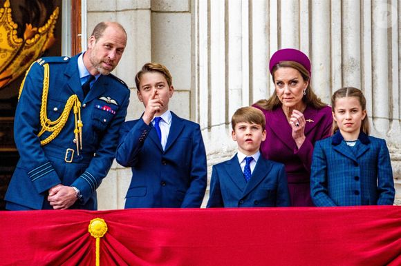 La famille royale britannique assiste aux célébrations du 80ème anniversaire de la fin de la Seconde guerre mondiale (VE Day) à Londres, le 5 mai 2025. Photo par Backgrid USA / Bestimage