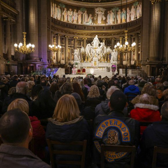Le HDC Desperados (moto club Harley Davidson fondé par Johnny Hallyday en 1992) organise une messe en hommage au 7ème anniversaire de la disparition Johnny Hallyday à l'église de la Madeleine à Paris, France, le 5 décembre 2024. © Jack Tribera/Bestimage