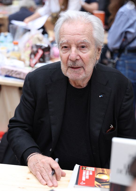 Dans le même entretien, Pierre Arditi a également affirmé aimer « tout » chez elle,

Pierre Arditi lors du Festival du livre le 19 Avril 2026

Denis Guignebourg/BestImage