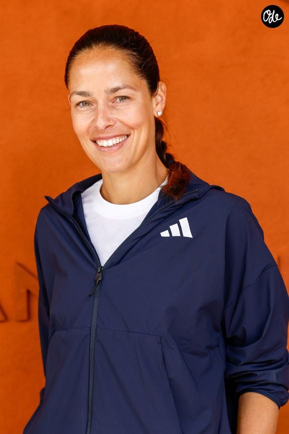 Ana Ivanovic au photocall du village lors des Internationaux de France de Tennis de Roland Garros 2026, à Paris, France, le 4 juin 2026. © Jacovides-Moreau/Bestimage