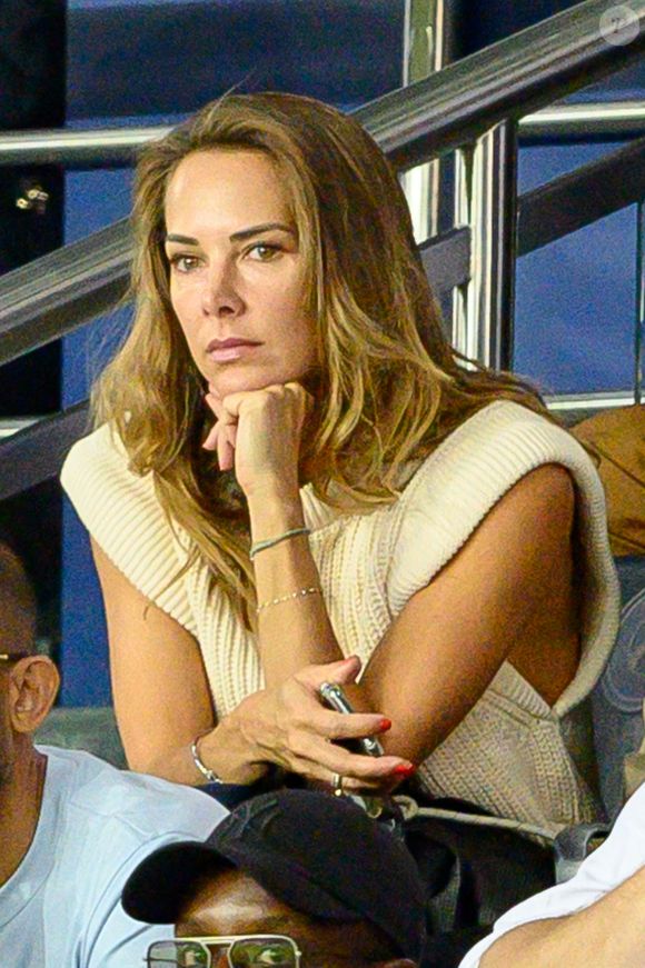 Alors âgé de 26 ans, très appréciée du public de LCI (où elle présentait les flashs infos de la matinale), la chaîne lui faisait une proposition importante : 

Melissa Theuriau au Parc des Princes le 6 septembre 2022 à Paris, France. Photo Laurent Zabulon/ABACAPRESS.COM