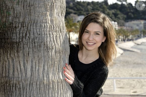 La chanteuse française Lucie Bernardoni pose lors d'une séance photo à Nice, dans le sud de la France, le 01 mars 2014. Photo par Patrice Masante/ABACAPRESS.COM