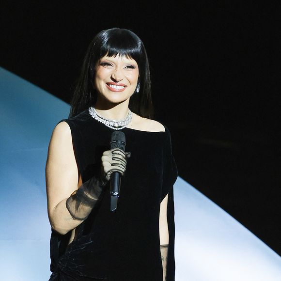 Il s'agit de l'actrice et chanteuse Camelia Jordana

Camelia Jordana à la cérémonie des 41èmes Victoires de la Musique à la Seine Musicale à Boulogne-Billancourt le 13 février 2026.

© Coadic Guirec / Bestimage