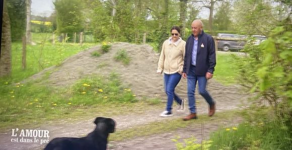 Elle doit avoir un ventre énorme" : Une candidate de L'amour est dans le pré  va devenir maman : Le diaporama - Purepeople