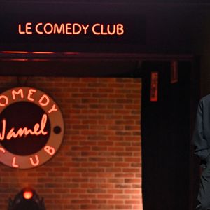 "Pour une raison évidente, à Paris on est repus de spectacles, il y en a matin midi et soir", affirme-t-il.

Jamel Debbouze était sur la scène du Palais Nikaia à Nice, le 27 février 2025, pour présenter son Jamel Comedy Club où se sont succédés Antek, Doully, Ilyes Djadel, Julien Santini, Nordine Ganso, Redouane Harjane et Kino en première partie © Bruno Bebert/Bestimage