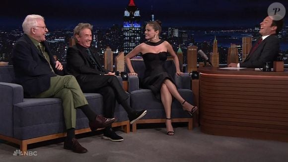 Selena Gomez au Tonight Show avec ses partenaires de Only Murders in the Building, Martin Short et Steve Martin. 

Backgrid UK/ Bestimage