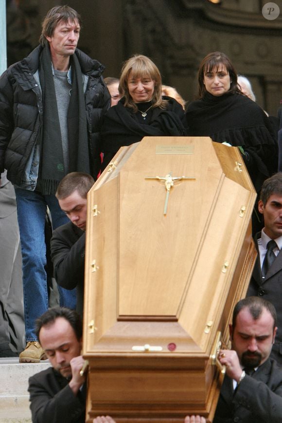 Pierre Bachelet fut enterré devant ses amis et proches au mois de février 2005.

Françoise Bachelet quittant l'église St-Roch à Paris, France, le 21 février 2005, après une messe de funérailles pour son mari, le chanteur et compositeur Pierre Bachelet, décédé d'un cancer le 15 février. Photo Gorassini-Mousse/Abaca.