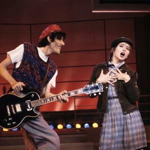 Son départ laisse un vide immense,
En France, à Paris, les deux membres du groupe les RITA MITSOUKO, Catherine RINGER et Fred CHICHIN chantant sur le plateau de C'EST ENCORE MIEUX L'APRÈS MIDI. © Bernard Leguay via Bestimage