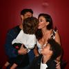 Rachel Legrain Trapani, son compagnon Valentin Leonard avec leur fils Andrea et Gianni - Backstage lors du défilé d'ouverture du salon du chocolat 2022 à Paris porte de Versailles le 27 octobre 2022. © Veeren / Pierre Perusseau / Bestimage