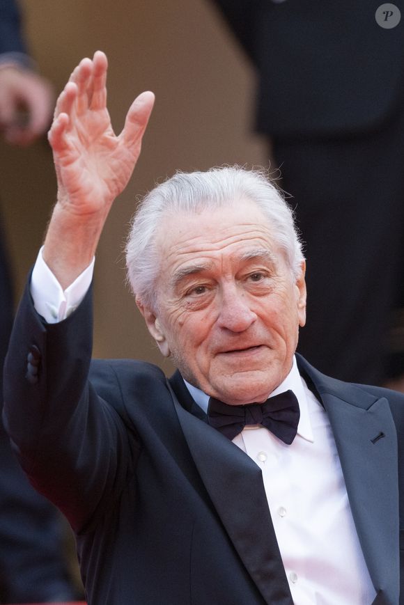 Robert De Niro - Montée des marches du film « Partir un jour » pour la cérémonie d’ouverture du 78ème Festival International du Film de Cannes, au Palais des Festivals à Cannes. 
© Jacovides-Moreau / Bestimage