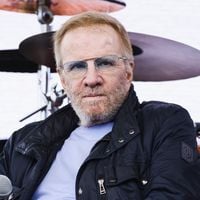 "Mon père le cachait" : Christophe Lambert perd ses moyens en évoquant son frère