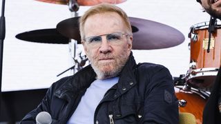 "Mon père le cachait" : Christophe Lambert perd ses moyens en évoquant son frère