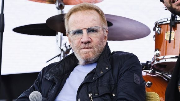 "Mon père le cachait" : Christophe Lambert perd ses moyens en évoquant son frère