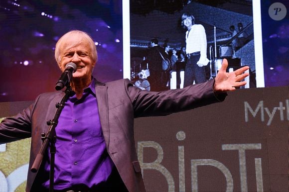 Exclusif - Dave en concert surprise durant la célébration des 50 ans du centre commercial CAP3000 le 21 novembre 2019. © Bruno Bebert/Bestimage