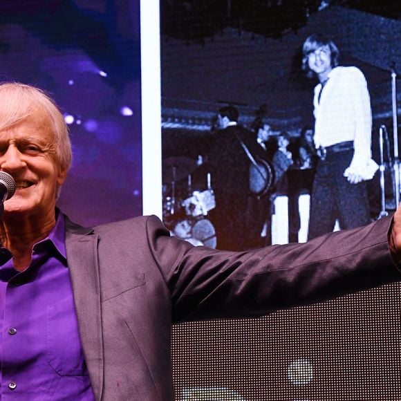 Exclusif - Dave en concert surprise durant la célébration des 50 ans du centre commercial CAP3000 le 21 novembre 2019. © Bruno Bebert/Bestimage