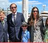 Andrea Casiraghi a fait une rare apparition avec toute sa famille

Andrea Casiraghi, sa femme Tatiana Santo Domingo et leurs enfants Alexandre, India et Maximilian dans les stands du E-Prix de Monaco du Championnat du monde FIA de Formule E sur le circuit de Monaco à Monte-Carlo, Monaco © Bruno Bebert/Bestimage