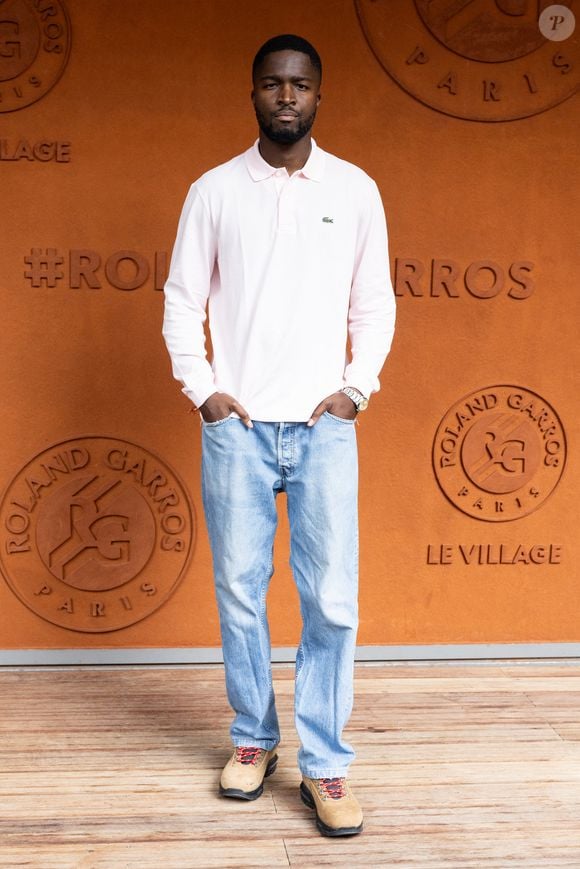 Stéphane Bak au village lors des Internationaux de France de Tennis de Roland Garros 2026. Paris, le 2 juin 2026.
© Jacovides-Moreau / Bestimage