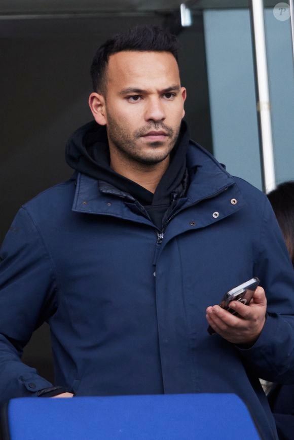 "Il n’écoutait pas Bertrand Chameroy et il ne m’avait pas du tout écouté. Je trouve que, si tu n’as pas envie de venir, il ne faut pas venir."

Mohamed Bouhafsi - Les célébrités assistent à la victoire du Paris FC face au club Red Star (4 - 1 / L2), le 25 janvier 2025. 
© Cyril Moreau / Bestimage