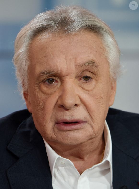 Michel Sardou est interwievé par Apolline de Malherbe sur BFMTV à Paris, France, le 27 octobre 2019. Photo by Alain Apaydin/ABACAPRESS.COM