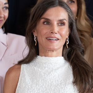 Reine Letizia (La reine Letizia d'Espagne) - 'Euros de Tu Nomina' ('Euros de votre salaire') Cérémonie de clôture de la 17e édition à Ciudad del Banco Santander à Boadilla del Monte, Madrid, Espagne, le 9 juin 2025. © Lalo Yasky/Bestimage