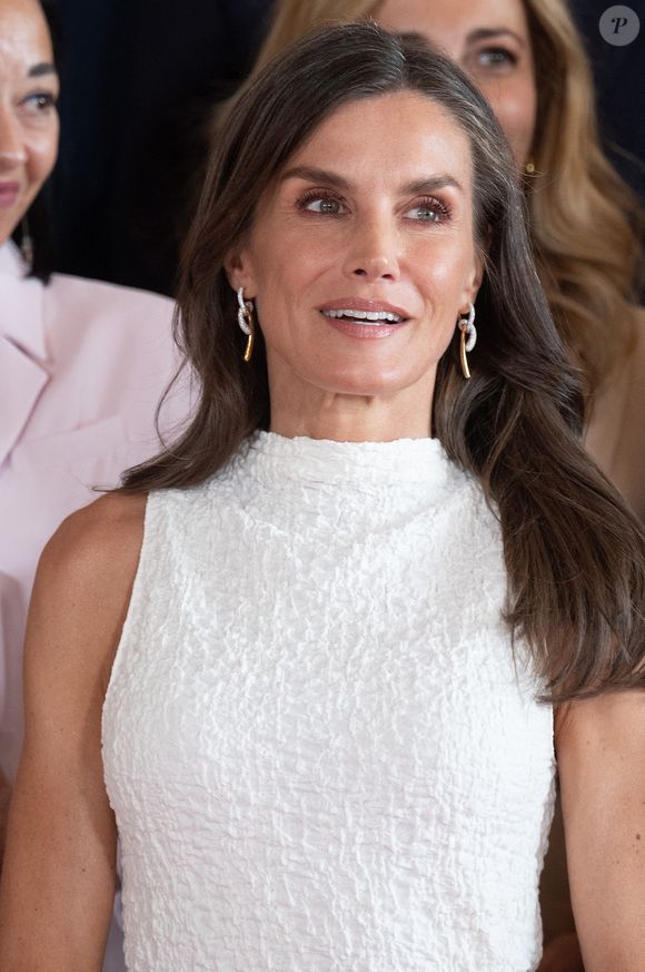 Reine Letizia (La reine Letizia d'Espagne) - 'Euros de Tu Nomina' ('Euros de votre salaire') Cérémonie de clôture de la 17e édition à Ciudad del Banco Santander à Boadilla del Monte, Madrid, Espagne, le 9 juin 2025. © Lalo Yasky/Bestimage
