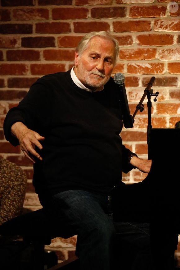 Exclusif - Jean-Jacques Debout - Dernier tour de chant de Jean-Jacques Debout au club "Le Bal Blomet " à Paris le 22 mars 2025. Jean-Jacques Debout, qui nous a écrit de si belles chansons, interpète un mélange de ses anciens succès de et de nouvelles compostions "Au Revoir Mais Pas Adieu", dont une consacrée au Bal Blomet. © Christophe Clovis/Bestimage