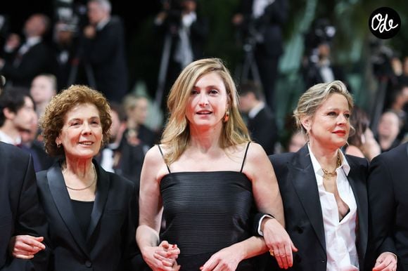 Carmen Castillo, Julie Gayet, Juliette Favreul - Montée des marches du film « Bono : Stories of Surrender » lors du 78ème Festival International du Film de Cannes, au Palais des Festivals à Cannes. Le 16 mai 2025
© Jacovides-Moreau / Bestimage