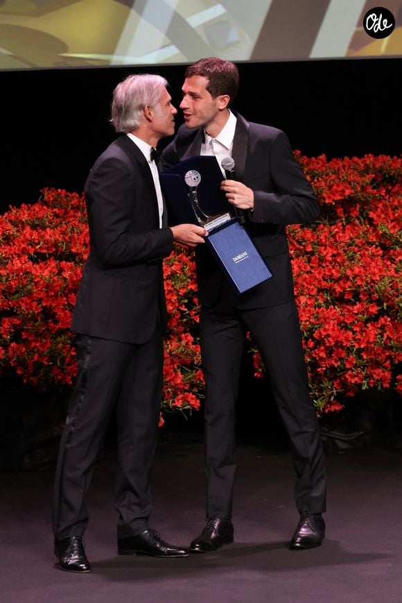 Paul Belmondo et son fils Victor - Soirée de clôture du 20eme Monte Carlo Film Festival de la Comédie, au Grimaldi Forum à Monaco. Le 29 avril 2023. 
© Claudia Albuquerque / Bestimage