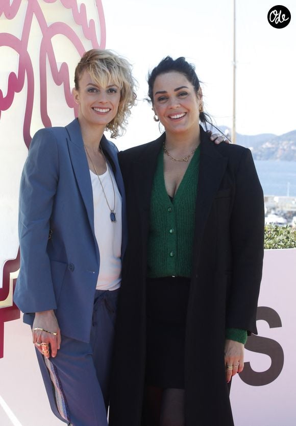 Plusieurs membres du casting, dont Sara Mortensen, lui ont rendu des hommages très émouvants.

Sara Mortensen et Lola Dewaere au photocall de la série "Astrid et Raphaëlle" lors de la 5ème saison du festival International des Séries "Canneseries" à Cannes, France. © Denis Guignebourg/Bestimage