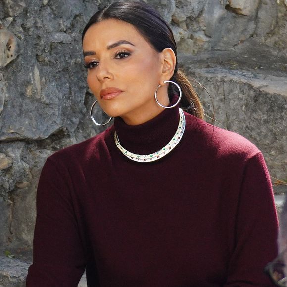 Exclusif - Eva Longoria est en shooting photo à Saint-Paul-de-Vence pour les bijoux APM le 24 mai 2026. © Agence / Bestimage