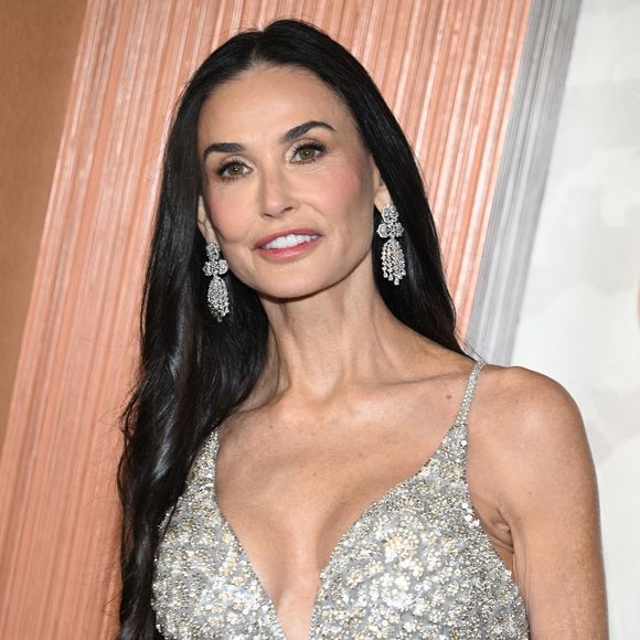 Pour l’occasion, Demi Moore, Emma Heming et ses filles ont pensé à lui

Demi Moore à la 97 cérémonie des Oscars le 2 mars 2025 au Dolby Theatre à Hollywood, Californie. Photo Press Service / BESTIMAGE