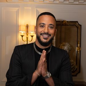 "Quand on est un peu gros. On ne peut pas faire les mêmes jeux que tous les garçons", a notamment révélé le musicien

Exclusif - Slimane - Arrivées au Global Gift Gala Paris à l'hôtel Four Seasons George V à Paris le 8 novembre 2025. © Jérémy Melloul/Bestimage