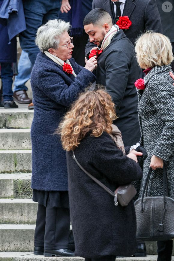Françoise Laborde, la soeur de la défunte - Arrivées aux obsèques de C.Laborde en l’église Saint-Roch à Paris, le 6 février 2025. Décédée le 28 janvier 2025 à l'âge de 73 ans, l'ancienne présentatrice météo de TF1 (1988 - 2017) était atteinte de la maladie neurodégénérative à corps de Lewy. 
© Jacovides - Moreau / Bestimage