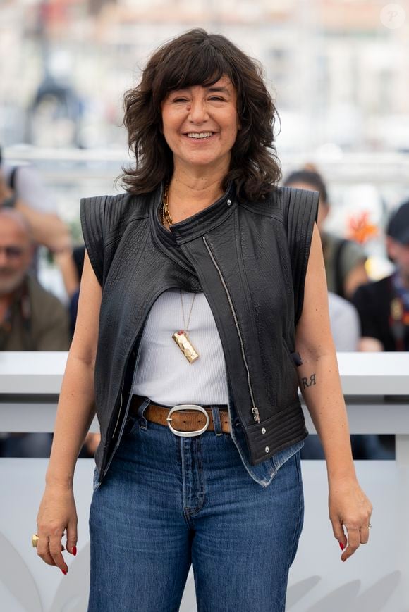 Romane Bohringer au photocall de "Dites-lui que je l'aime" (Séance spéciale) lors du 78ème Festival International du Film de Cannes, le 19 mai 2025. © Moreau / Jacovides / Bestimage