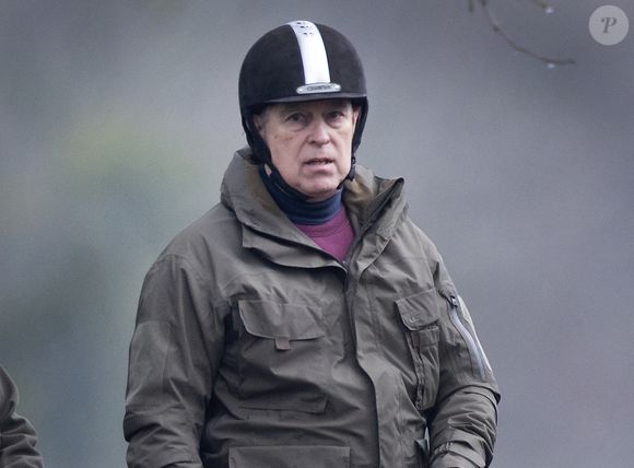 17 janvier 2026.

Peter Macdiarmid. 17/01/2026. Andrew Mountbatten-Windsor roule près du château de Windsor dans le Berkshire. Des camions de déménagement ont été vus arrivant à Royal Lodge avant le déménagement de l'ancien prince à Sandringham. Crédit photo : Peter Macdiarmid.