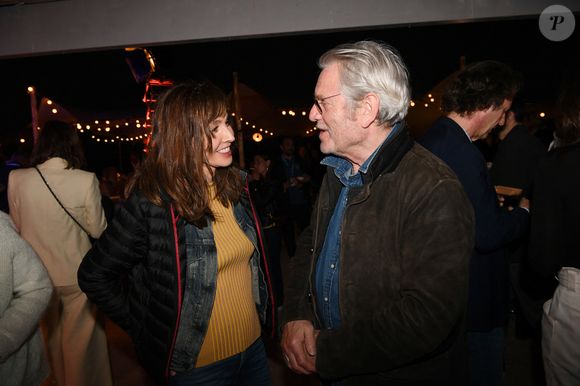 "Tcheky… Mon ami… Mon merveilleux ami… Mon oncle Bob… Quelle nouvelle insupportable, d’une tristesse infinie. Toi, le gitan, le rocker, l’éternel enfant, tu disais 

Exclusif - Anne Parillaud, Tchéky Karyo - Soirée du 110ème anniversaire du groupe Barrière à l'hôtel Herrmitage suivie d'une after sur la plage "Les Albatros" lors de la clôture du 8ème Festival du Cinéma et Musique de Film de La Baule le 23 juillet 2022. © Rachid Bellak/Bestimage
