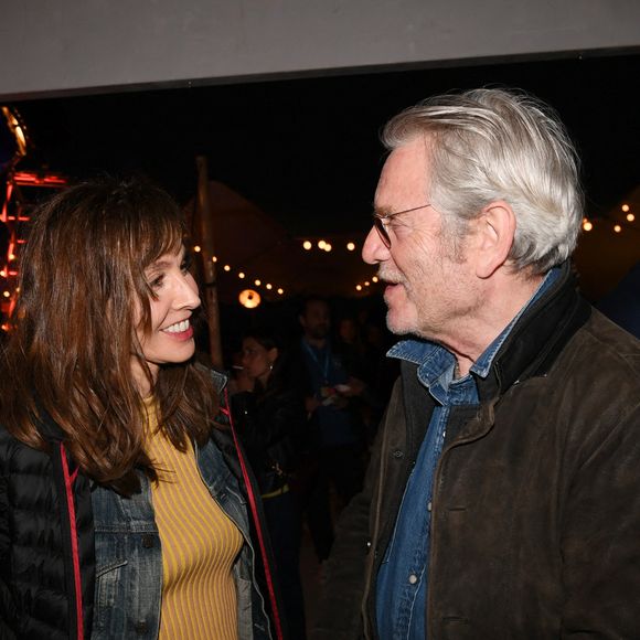 "Tcheky… Mon ami… Mon merveilleux ami… Mon oncle Bob… Quelle nouvelle insupportable, d’une tristesse infinie. Toi, le gitan, le rocker, l’éternel enfant, tu disais 

Exclusif - Anne Parillaud, Tchéky Karyo - Soirée du 110ème anniversaire du groupe Barrière à l'hôtel Herrmitage suivie d'une after sur la plage "Les Albatros" lors de la clôture du 8ème Festival du Cinéma et Musique de Film de La Baule le 23 juillet 2022. © Rachid Bellak/Bestimage