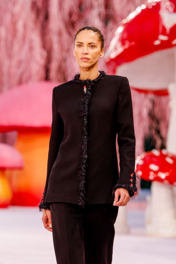 Noémie Lenoir - Défilé Chanel "Collection Haute Couture Printemps/Eté 2026" lors de la Fashion Week de Paris (PFW) au Grand Palais, à Paris, France, le 27 janvier 2026. © Agence / Bestimage
