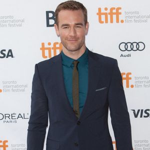 Nashville, TN FILE PHOTOS James Van Der Beek, la star de la série pour adolescents des années 1990 "Dawson's Creek", est décédé mercredi à l'âge de 48 ans après une bataille contre le cancer, a annoncé sa femme sur les médias sociaux.

Photo : Backgrid USA / Bestimage