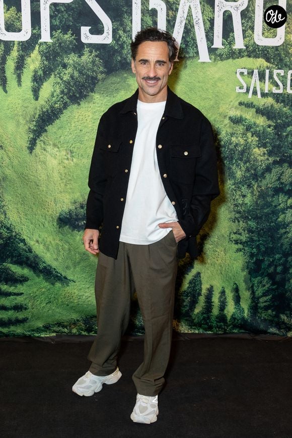 Florent Peyre assiste à la première de la saison 2 de « Loups Garous » au cinéma du Lido, le 24 novembre 2025 à Paris, en France. Photo : Nasser Berzane/ABACAPRESS.COM