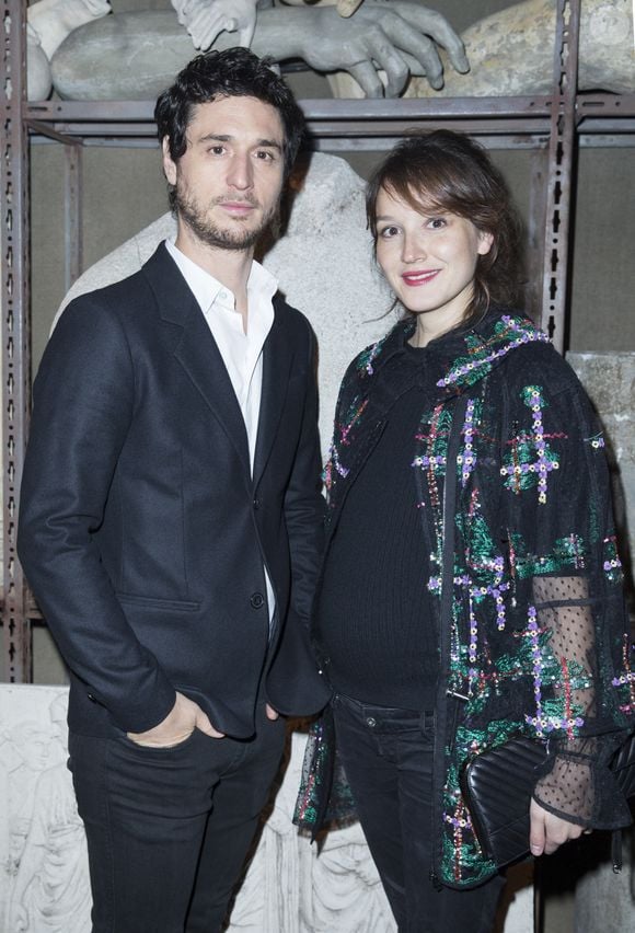 érémie Elkaïm et sa compagne Anaïs Demoustier enceinte - People lors de la présentation de la collection Chanel Métiers d'Art Paris-Rome aux studios Cinecitta à Rome, le 1er décembre 2015. © Olivier Borde/Bestimage