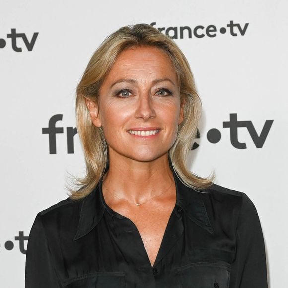 Résultat, une silhouette tonique et un art de vivre fait de mesure, de plaisir et de constance.

Anne-Sophie Lapix au photocall pour la conférence de presse de rentrée de France TV à la Grande Halle de la Villette à Paris, France, le 6 juillet 2022. © Coadic Guirec/Bestimage