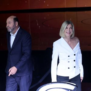 Exclusif - Kad Merad, Michele Laroque lors de l'enregistrement de l'émission "La chanson secrète N°14", présentée par N.Aliagas et diffusée le 26 décembre sur TF1, consacrée à Michele Laroque et Kad Merad à Paris le 9 décembre 2025. © Jacovides-Moreau/Bestimage