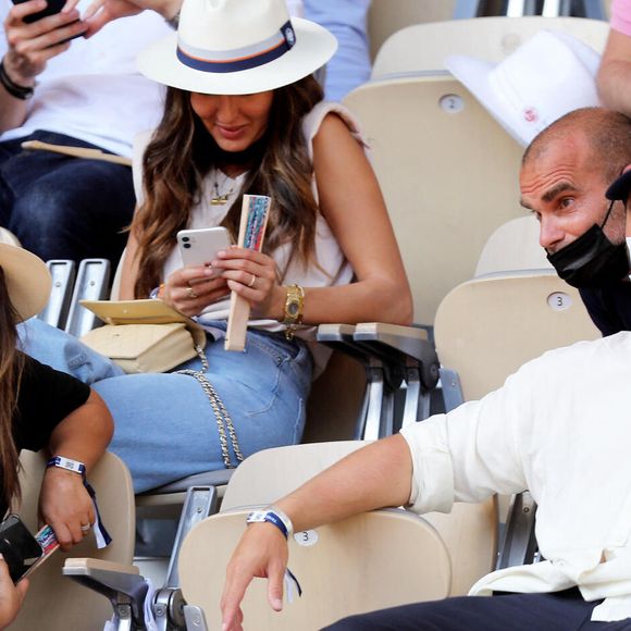 Inés Reg et son compagnon Kevin Debonne - People dans les tribunes des Internationaux de France de Tennis de Roland Garros à Paris. Le 10 juin 2021
Dominique Jacovides / Bestimage